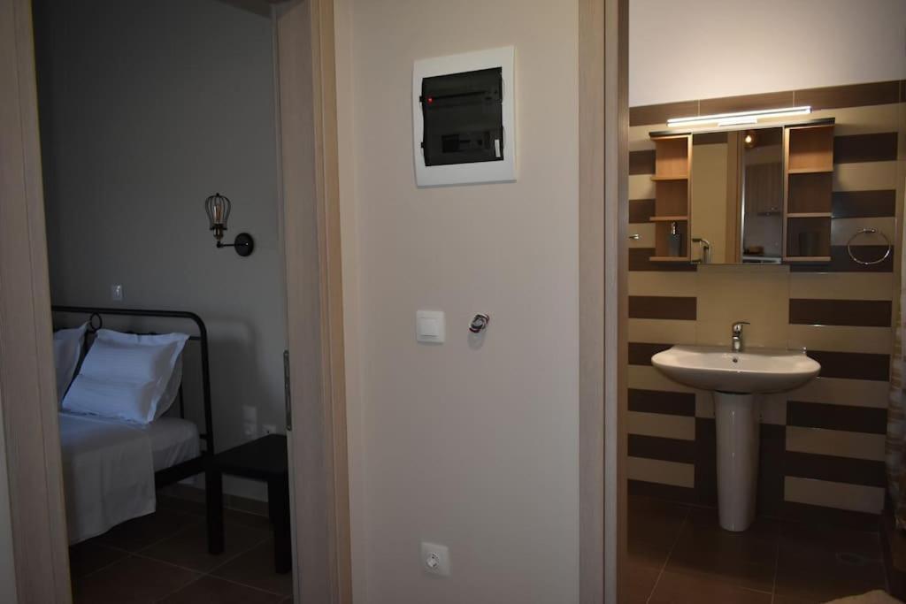 Smailis Apartment 2 利勾里昂 外观 照片